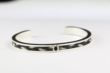 Load image into Gallery viewer, Thin Silver Horse Shoe Horse Hair Bracelet