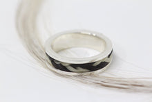 Load image into Gallery viewer, Horse Hair Ring