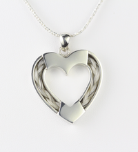 Load image into Gallery viewer, Heart Shaped Horse Hair Pendant